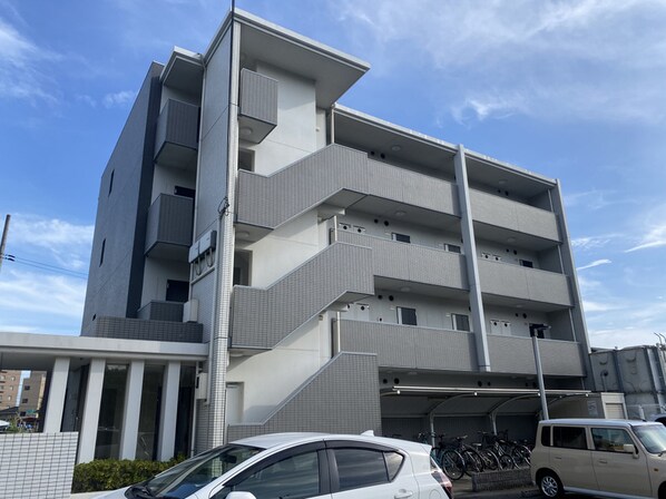 フランディル オーラの物件外観写真